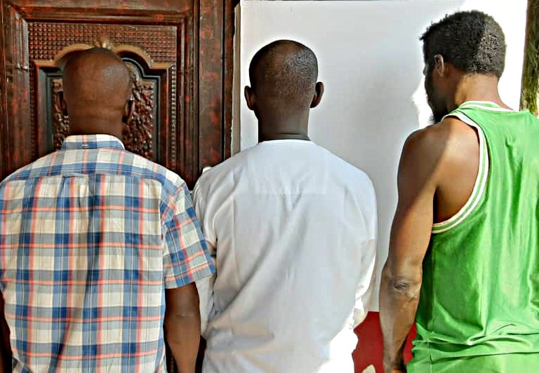 Four criminals arrested for the possession fake US Dollars and new Naira notes