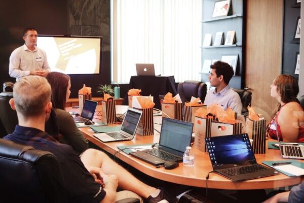 Business and finance: prioritise a nature-positive Amazon