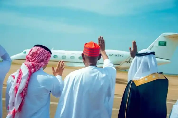 Nigerian conjoined twins arrive Saudi Arabia for surgeryThe twin girls, Hassana and Husaina born to Hassan Isa from Kano, are joined at the chest and share vital organs.