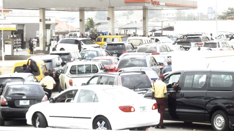 Petrol Hits N1000/ltr in Black Market, Queues Resurface