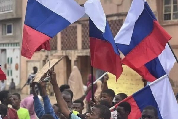 Poland Denies Its Citizens’ Involvement in Russian Flag Incident at Kano Protests, Urges Their Release